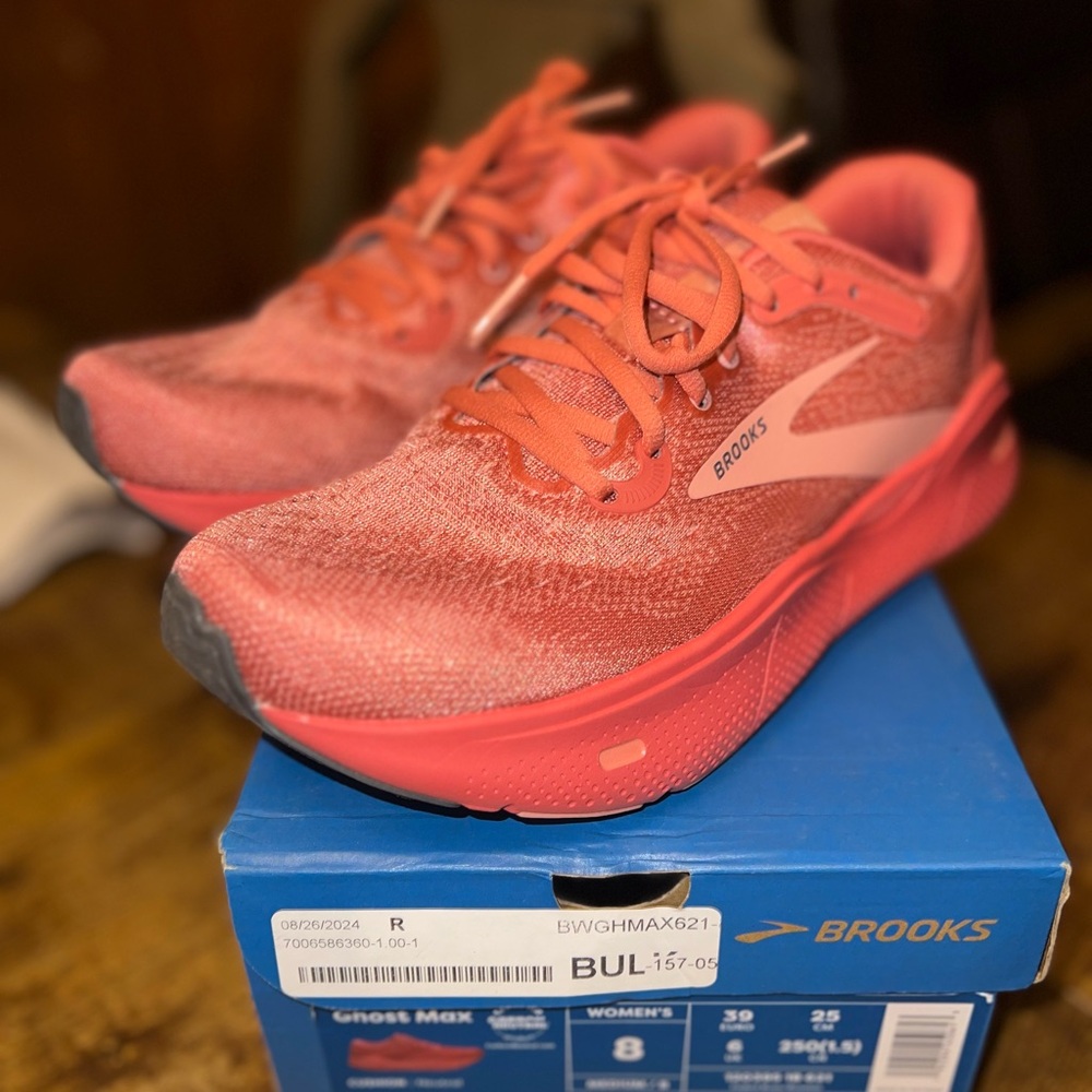 Brooks Ghost Max Faded Rose